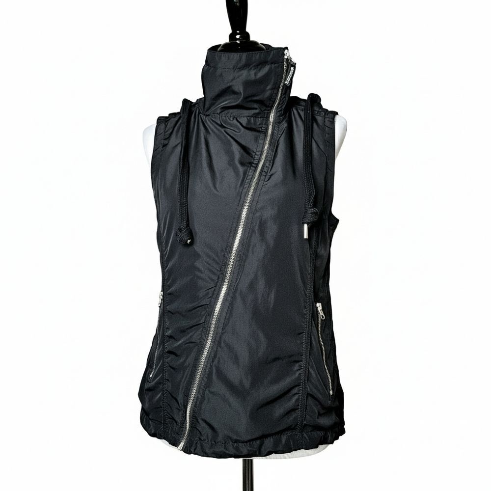 Mondetta Black Asymmetrical Zip Hooded Lightweight Sporty Modern Activewear Vest